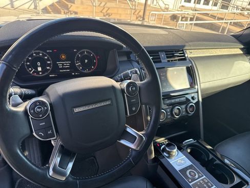 Used 2018 Land Rover Discovery HSE image 12