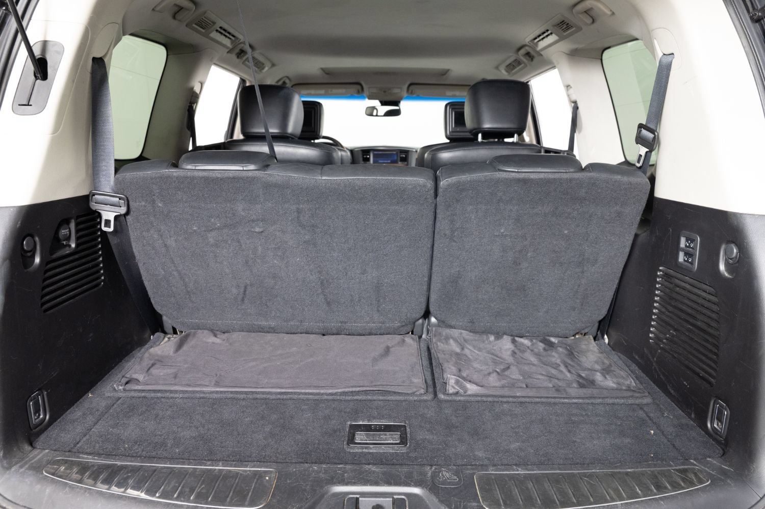Used 2016 INFINITI QX80 4WD w/ Deluxe Technology Package image 22
