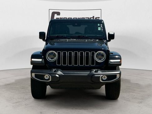 Used 2025 Jeep Wrangler Unlimited Sahara AWD/4WD image 8