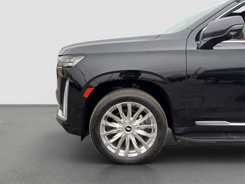Used 2023 Cadillac Escalade ESV Premium Luxury image 22