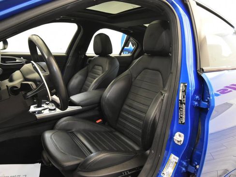 Used 2023 Alfa Romeo Giulia Veloce image 10