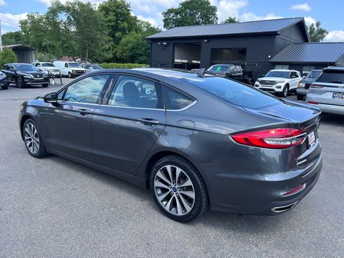 Used 2020 Ford Fusion SE AWD/4WD image 6