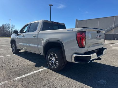 New 2026 GMC Sierra 1500 SLE w/ Preferred Package image 4