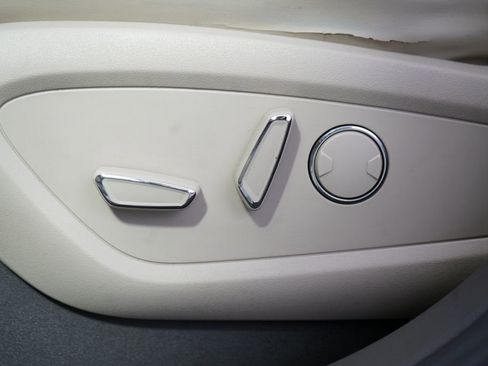 Used 2016 Lincoln MKX Reserve w/ Climate Package AWD/4WD image 14