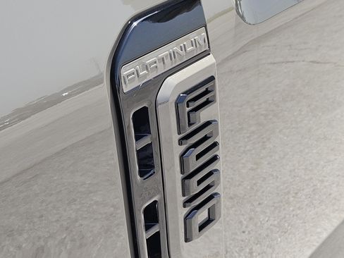 New 2026 Ford F250 Platinum w/ Platinum Plus Package AWD/4WD image 8