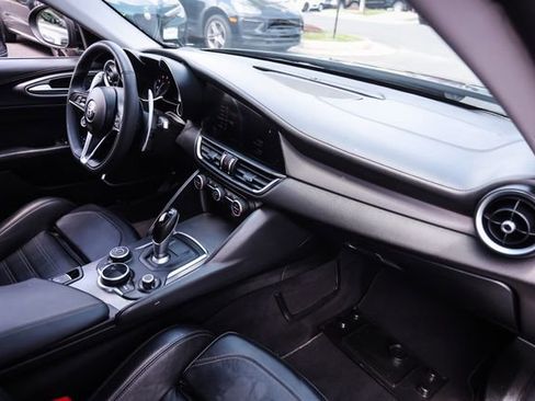 Used 2018 Alfa Romeo Giulia Ti Sport w/ Quick Order Package 22S Sport AWD/4WD image 46