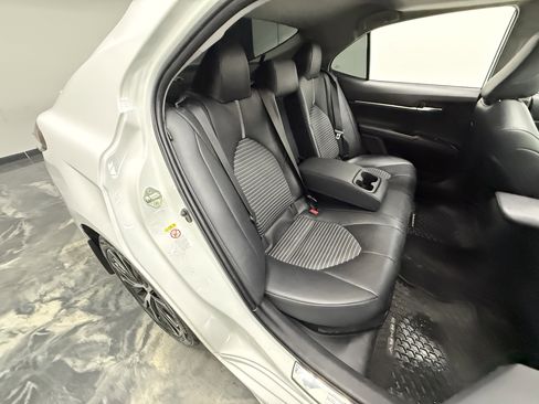 Used 2019 Toyota Camry SE image 25