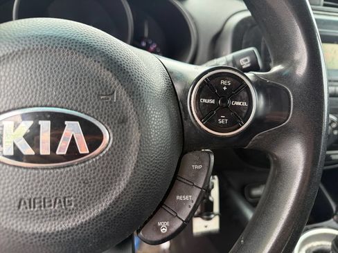 Used 2016 Kia Soul FWD image 18