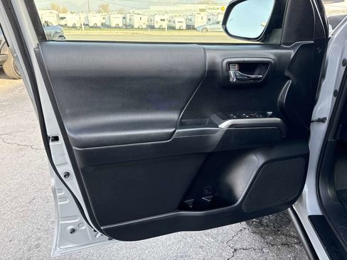 Used 2017 Toyota Tacoma TRD Pro image 13