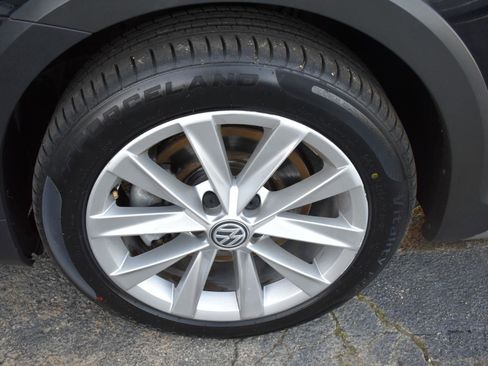 Used 2017 Volkswagen Golf Alltrack S image 23