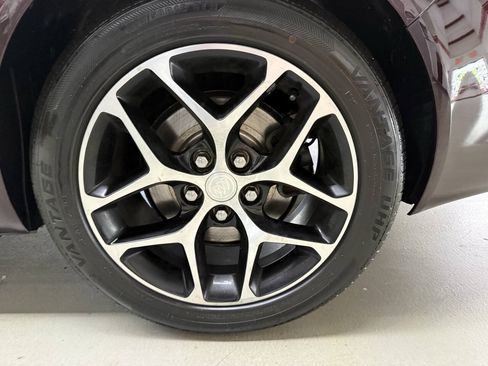 Used 2017 Buick Regal Sport Touring FWD image 27