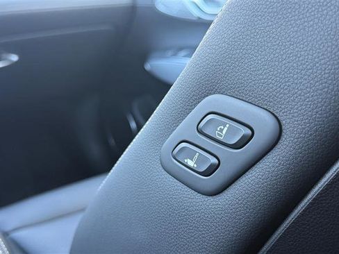 Used 2023 Genesis Electrified GV70 Advanced image 20