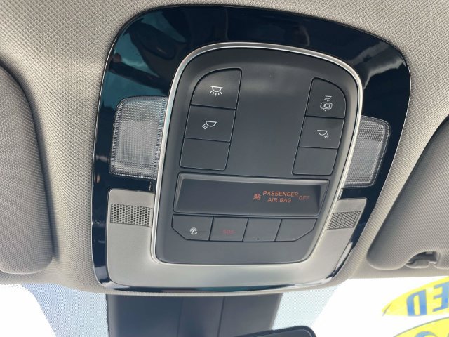 Used 2022 Hyundai Santa Fe SEL w/ Convenience Package FWD image 25