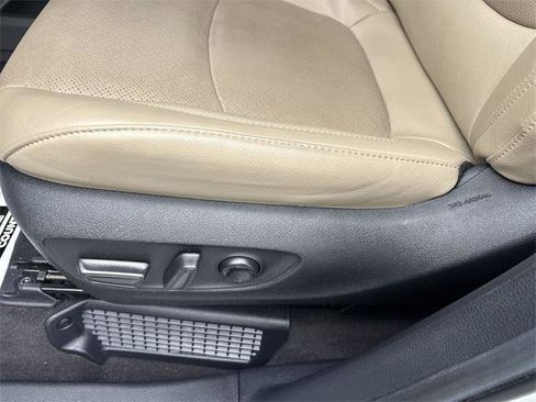 Certified 2024 Toyota Sienna Limited image 13