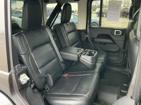 Used 2020 Jeep Wrangler Unlimited Sahara image 58