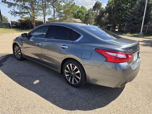 Used 2017 Nissan Altima 2.5 SL FWD image 3