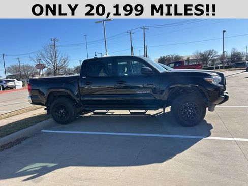 Used 2022 Toyota Tacoma SR5 image 2