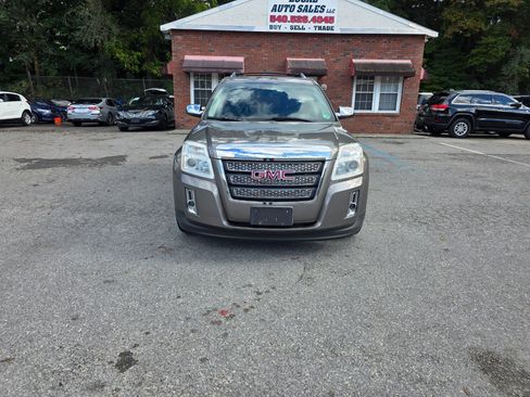 Used 2011 GMC Terrain SLT w/ Cargo Package image 2