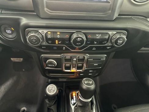 Used 2023 Jeep Wrangler Unlimited w/ Cold Weather Group image 23