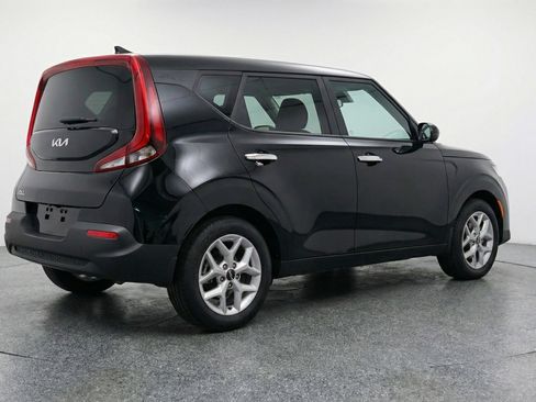 Used 2025 Kia Soul LX w/ LX Technology Package image 9