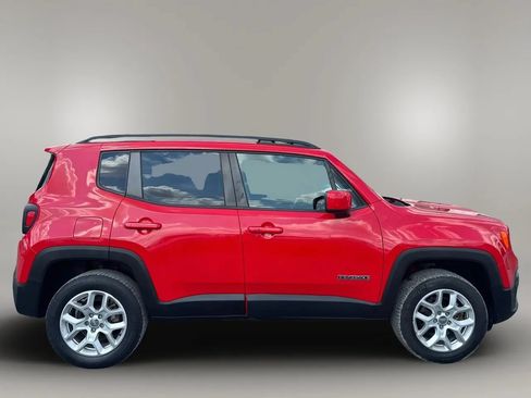 Used 2017 Jeep Renegade Latitude AWD/4WD image 5