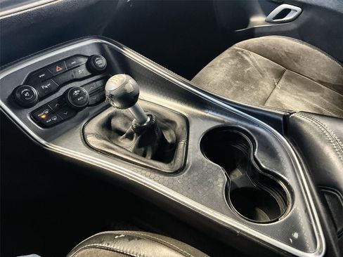 Used 2015 Dodge Challenger R/T Plus image 20