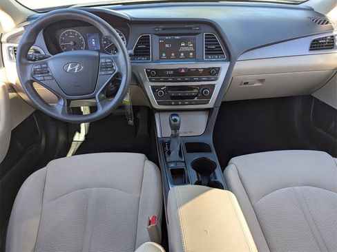 Used 2017 Hyundai Sonata SE w/ Cargo Package image 14