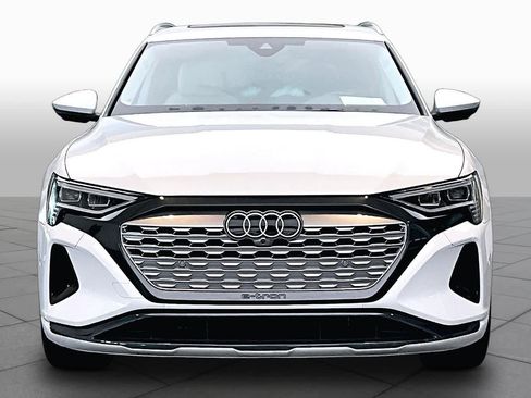 Used 2024 Audi Q8 e-tron Premium Plus w/ Premium Plus Package AWD/4WD image 3