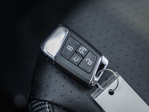 Used 2021 Volkswagen Atlas Cross Sport SEL image 47