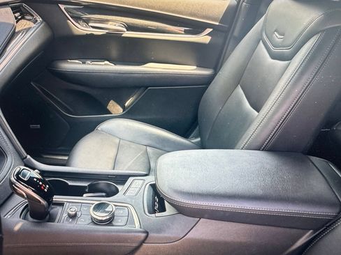 Used 2022 Cadillac XT5 Premium Luxury FWD image 8