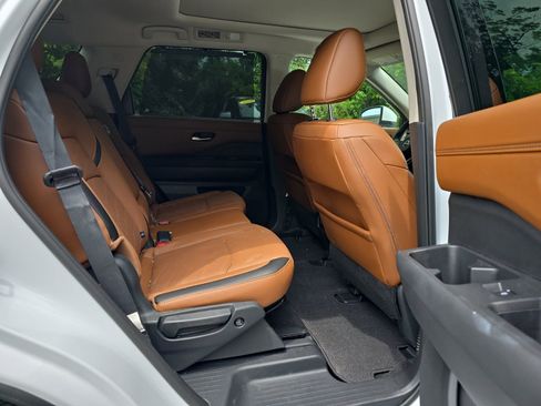 Used 2025 Nissan Pathfinder Platinum w/ Cargo Package FWD image 25