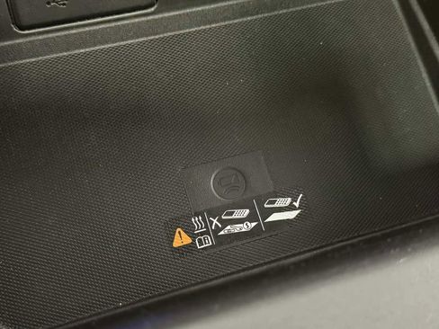 Used 2023 GMC Yukon XL SLT image 31