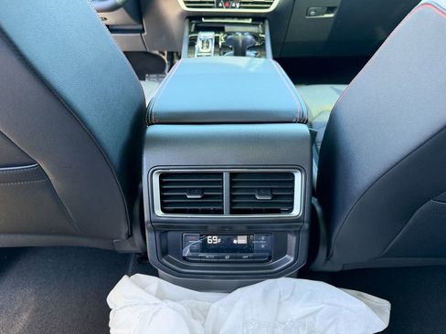 New 2026 Volkswagen Atlas Peak Edition AWD/4WD image 27