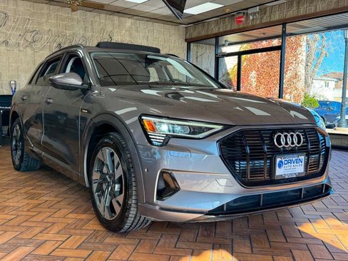 Used 2021 Audi e-tron Premium w/ Convenience Plus Package image 10
