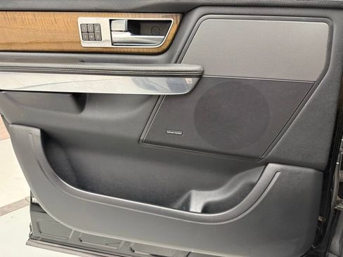 Used 2012 Land Rover Range Rover Sport HSE image 18