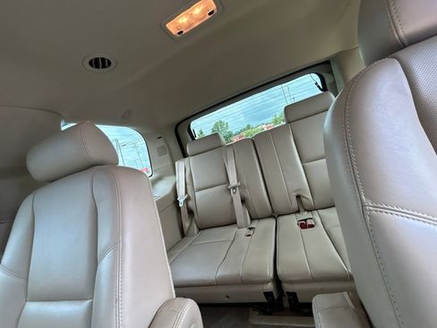 Used 2009 Cadillac Escalade AWD image 13