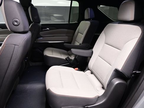 Used 2025 Chevrolet Traverse LT AWD/4WD image 22