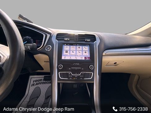 Used 2019 Ford Fusion SE image 14