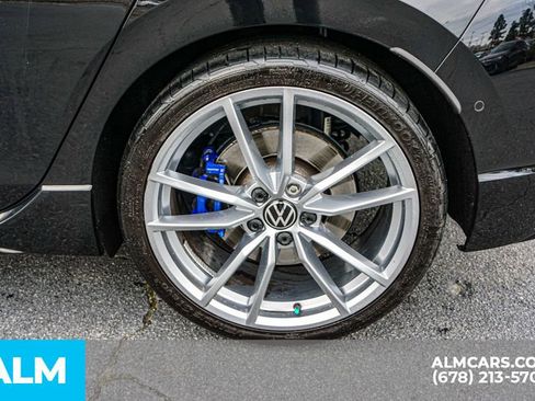 Used 2024 Volkswagen Golf R 2.0T image 17