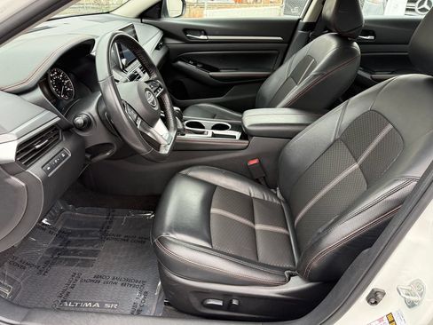 Used 2024 Nissan Altima 2.5 SR FWD image 24