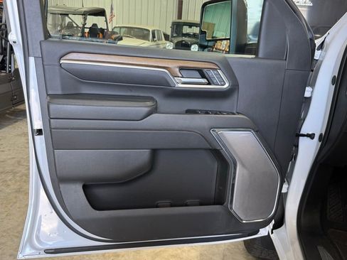 Used 2024 Chevrolet Silverado 2500 High Country w/ Technology Package AWD/4WD image 35