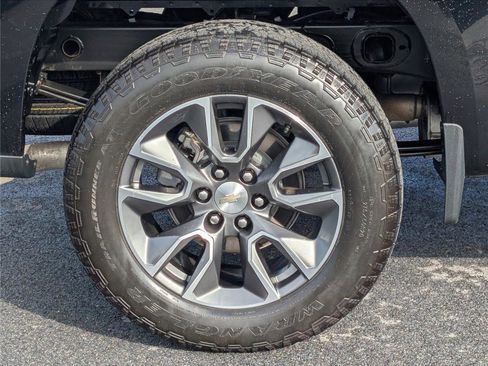 Used 2023 Chevrolet Silverado 1500 LT image 10