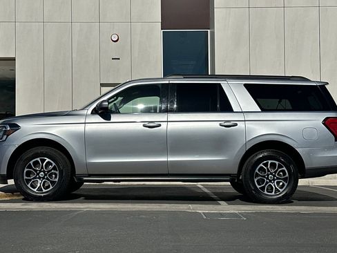 Used 2024 Ford Expedition Max XLT image 6