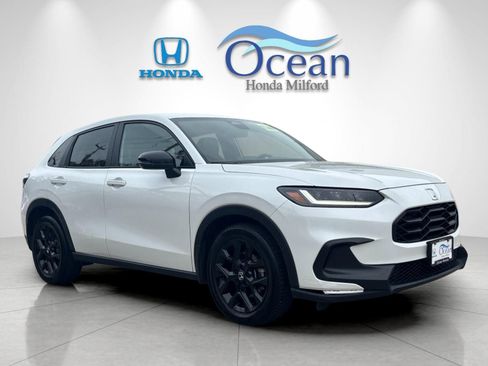 Used 2023 Honda HR-V Sport image 1