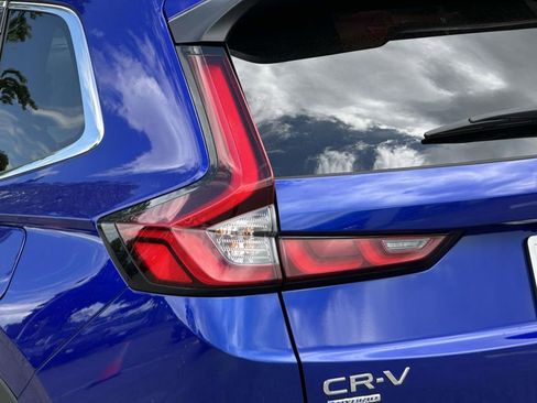 Used 2025 Honda CR-V Sport image 8