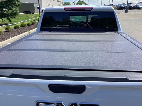 Used 2026 GMC Sierra 1500 Elevation w/ Elevation Premium Package AWD/4WD image 9