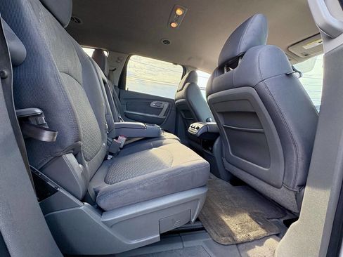 Used 2011 Chevrolet Traverse LS image 28