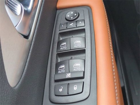 New 2026 Chrysler Pacifica Pinnacle w/ Trailer Tow Group image 25