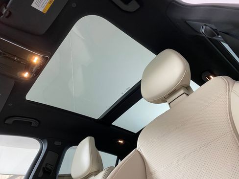 Used 2026 Mercedes-Benz GLC 300 4MATIC image 14