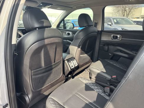Used 2022 Kia Sorento SX image 10